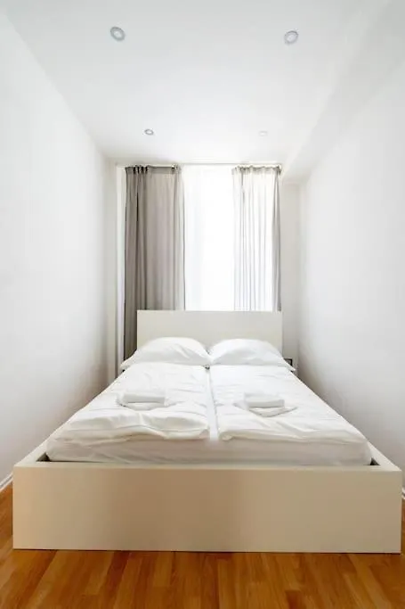 Central Apartment Near Belvedere Vienna Austria