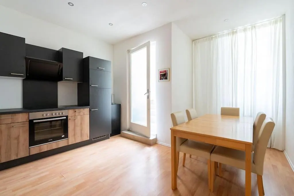 Central Apartment Near Belvedere Vienna Austria