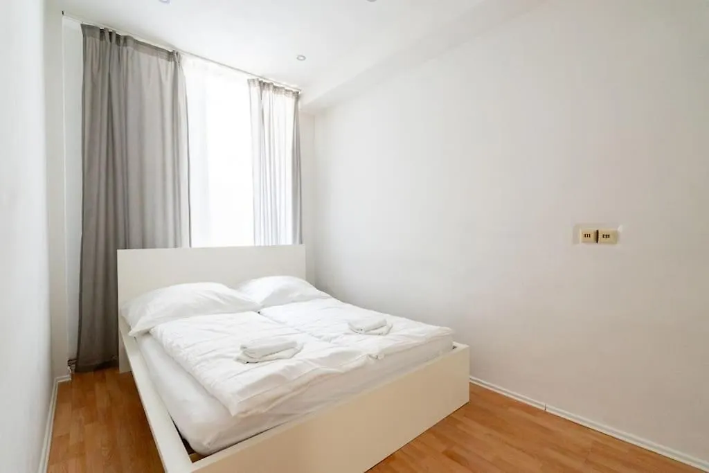 Central Apartment Near Belvedere Vienna